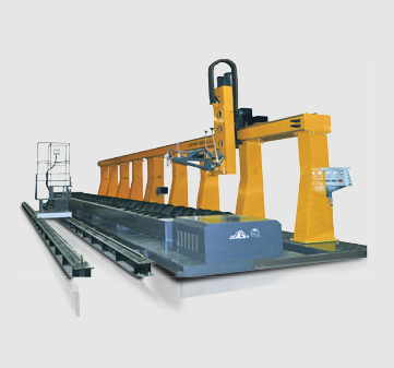 新葡的京集团350vip8888CNCG系列大管径摩擦盘数控相贯线切割机