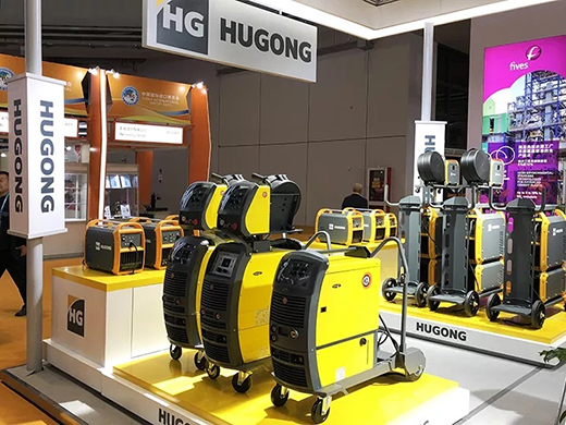 进博会首日新葡的京集团350vip8888意大利CEA展位展品新葡的京集团350vip8888CEA数字化焊机