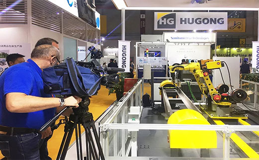 第二届进博会俄罗斯国家电视台拍摄新葡的京集团350vip8888意大利CEA展位